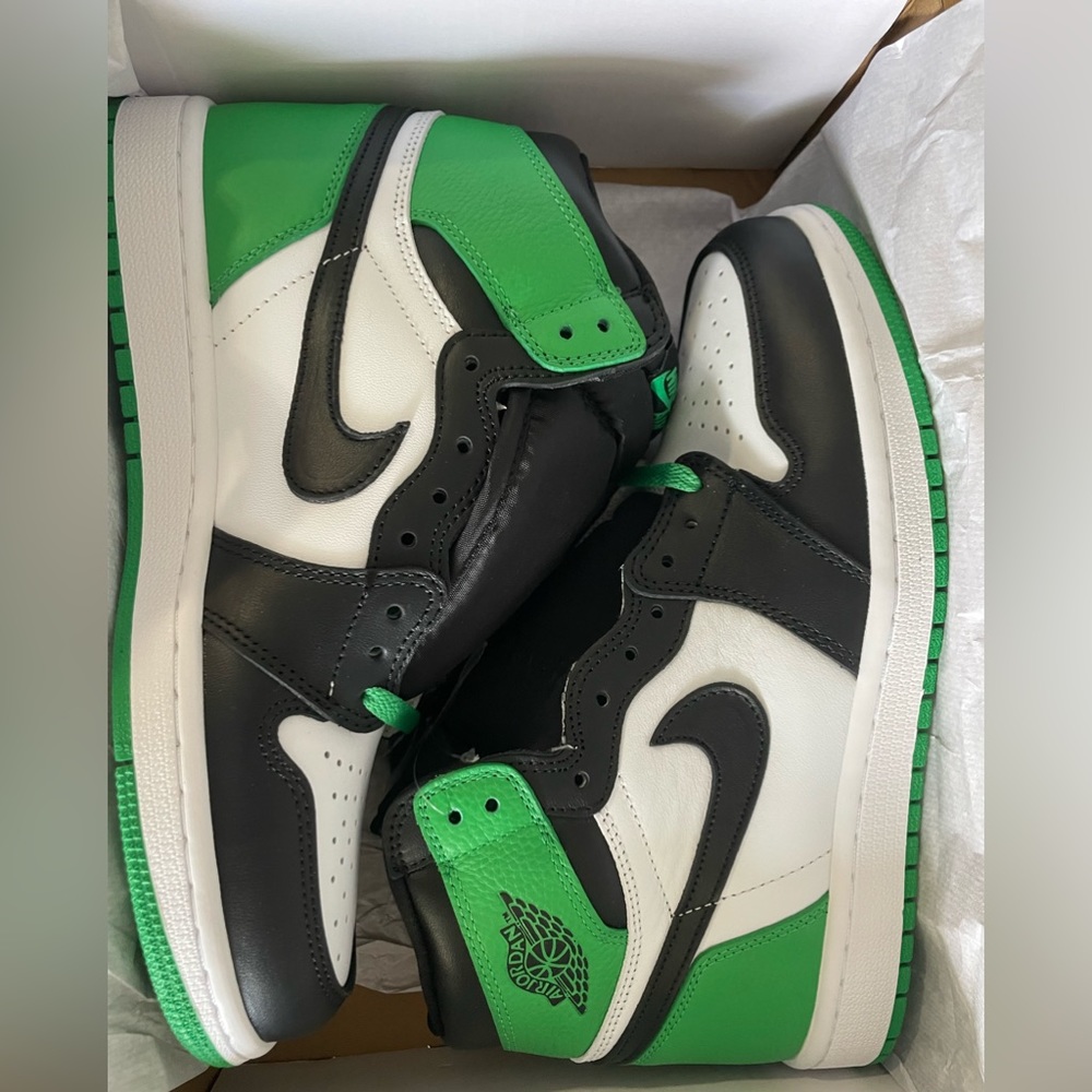 AIR JORDAN 1 RETRO HIGH OG ‘LUCKY GREEN’